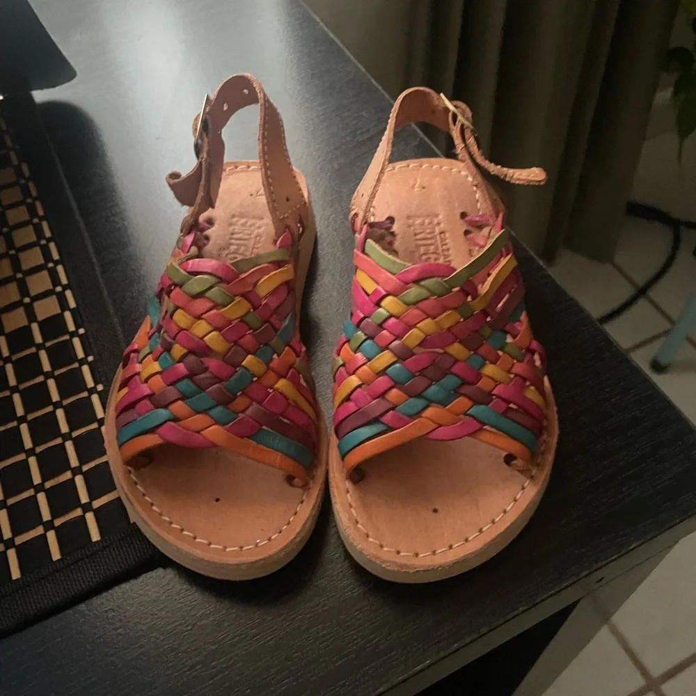 Sandals - Picture 2 of 4